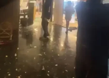 Massa Hancurkan Rumah Anggota DPR Ahmad Sahroni