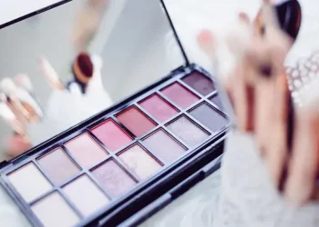 8 Bahan Kosmetik Berbahaya untuk Kulit yang Harus Dihindari