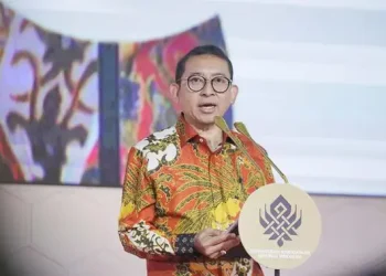 Klarifikasi Fadli Zon tentang Usulan Kakek Prabowo Jadi Bapak Koperasi