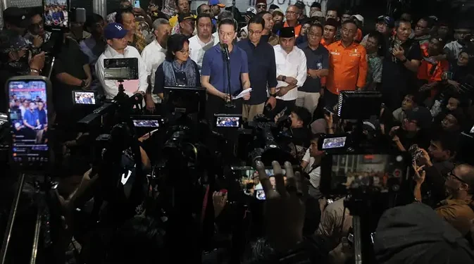 Satu Hari Setelah Keluar dari Penjara, Tom Lembong Habiskan Waktu Bersama Keluarga