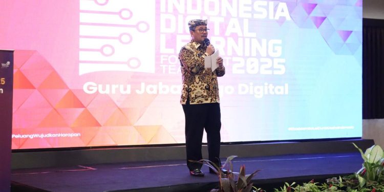 Dukung Peningkatan SDM, Bupati Cirebon Sambut Program untuk Guru Digital