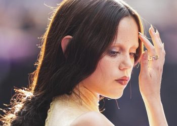 Cape Terlihat Menjadi Tren Makeup Terkini di Kalangan Generasi Z