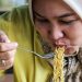 Kebiasaan Makan Mie dengan Nasi Nikmat tetapi Memiliki Risiko