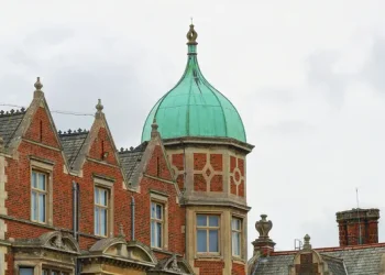 Fakta Ritual Pengusiran Hantu di Tempat Favorit Ratu Elizabeth II, Roh Putri Diana?