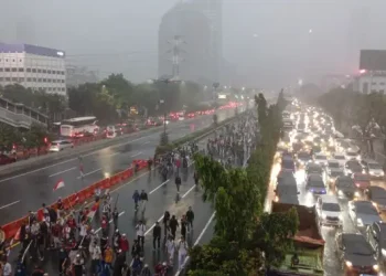 Demo 25 Agustus di DPR: Massa Masuk Tol Dalam Kota, Rekayasa Lalu Lintas Diterapkan