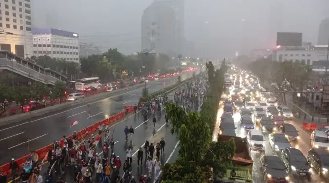 Demo 25 Agustus di DPR: Massa Masuk Tol Dalam Kota, Rekayasa Lalu Lintas Diterapkan