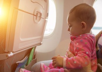 Tips Aman dan Nyaman untuk Membawa Bayi Saat Naik Pesawat