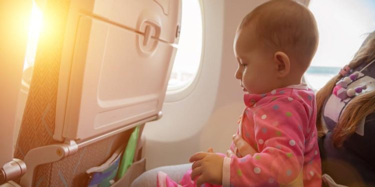 Tips Aman dan Nyaman untuk Membawa Bayi Saat Naik Pesawat