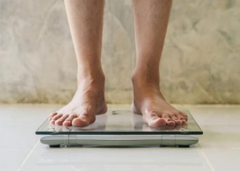 Cara dan Waktu Terbaik Menimbang Berat Badan untuk Hasil yang Akurat