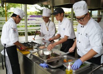 Mahasiswa Malaysia Menjelajahi Ragam Kuliner serta Budaya di Indonesia