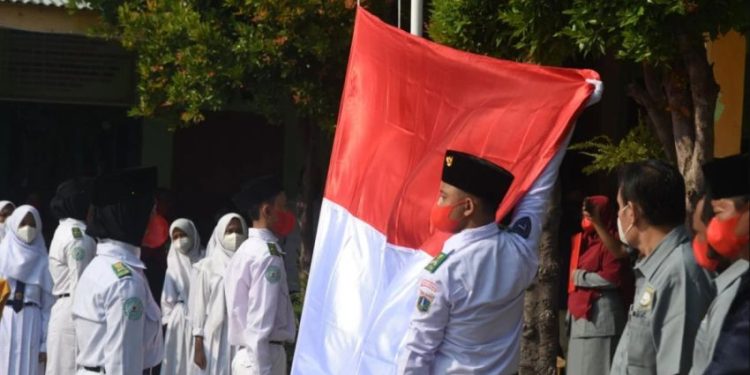 Lirik Lagu Indonesia Raya 3 Stanza Ciptaan W.R. Supratman yang Perlu Dikenal