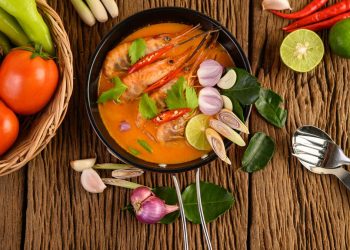 9 Resep Tomyam Seafood, Masakan Kuah Asam Pedas Gurih Khas Thailand