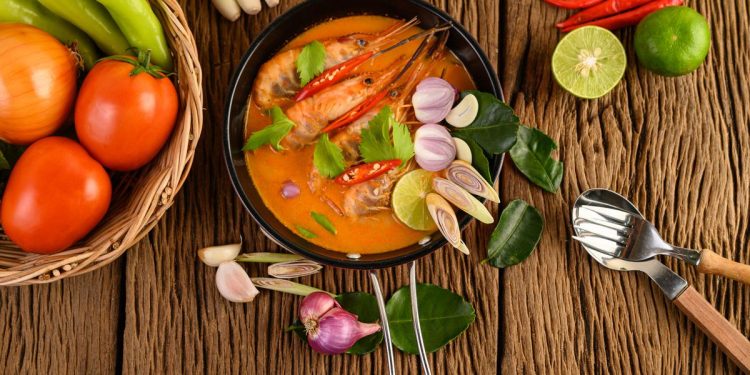 9 Resep Tomyam Seafood, Masakan Kuah Asam Pedas Gurih Khas Thailand