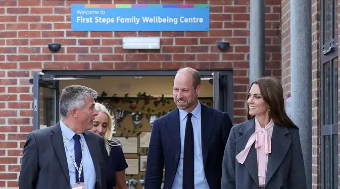 Gelang Persahabatan Kate Middleton dan Pangeran William dari Keluarga Korban Penyerangan Kelas Tari