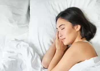 Tren Parfum Sebelum Tidur, Apakah Benar Meningkatkan Kualitas Tidur?