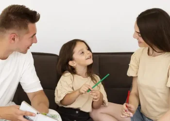 15 Aktivitas Seru untuk Stimulasi Otak Anak Agar Kreatif dan Memperkuat Ikatan Keluarga