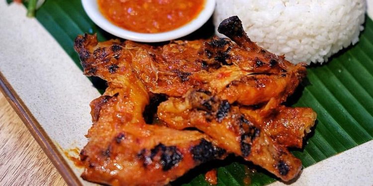 9 Resep Ayam Taliwang Asli Lombok dengan Bumbu Pedas yang Meresap Sempurna