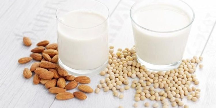 Empat Minuman Sehat Selain Air Putih untuk Kesehatan Ginjal