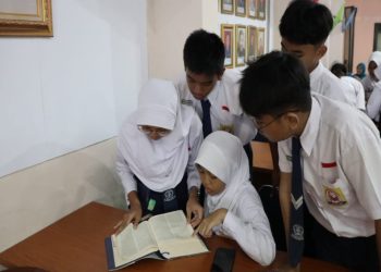 KBBI Kamus Masuk Sekolah untuk Kenalkan Siswa dengan Bahasa Indonesia.