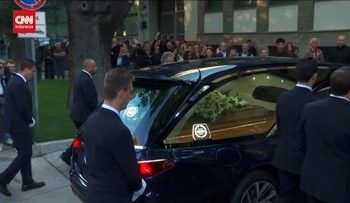 Jenazah Giorgino Tiba di Teater