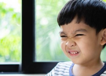 Kenali Ciri-Ciri Anak dengan Masalah Penglihatan yang Sering Tidak Disadari Orangtua