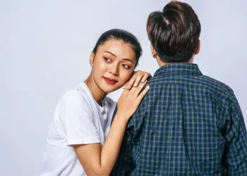 Penyebab Selingkuh Tak Selalu Bosan, Ahli Sebut Alasan Lainnya