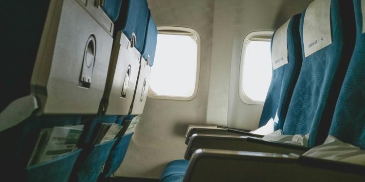 Aturan Baru Maskapai Kanada, Penumpang Harus Bayar Tambahan untuk Kursi Direbahkan