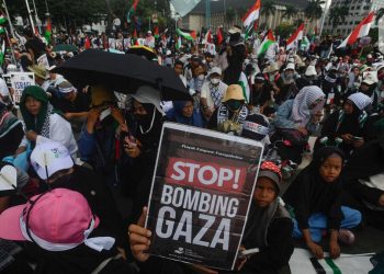 Ribuan Massa Padati Patung Kuda, Desak Hentikan Genosida di Gaza Palestina