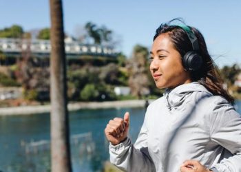 Rekomendasi Earbuds dan Headset untuk Olahraga dan Pengguna Transportasi Umum