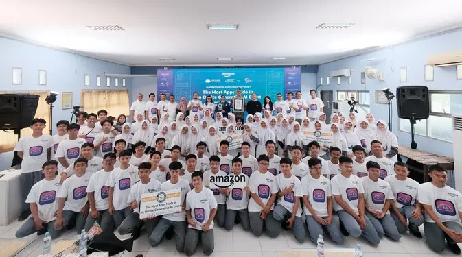 Rekor Dunia: 21 Sekolah Jawa Barat Buat 10.821 Aplikasi Gen AI dalam Sehari