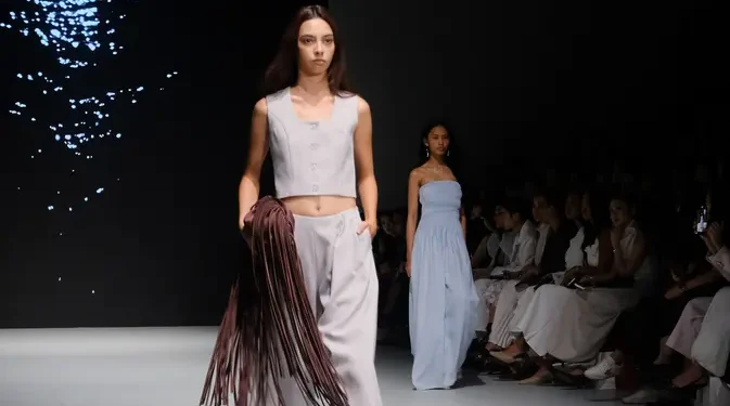 PIFW 2025, Menyelami Gelombang Koleksi Hian Tjen untuk Josephine Anni