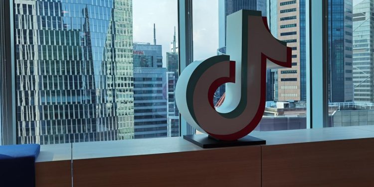 Cabut Pembekuan TikTok, Janjikan Pengawasan Digital Lebih Ketat