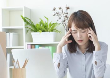 Produktivitas Tetap Terjaga Meski Sakit Kepala Berat dan Nyeri Menghantui