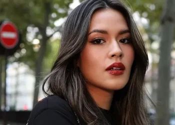Gaya Raisa Andriana di Paris Fashion Week 2026, Coba Makeup Dior dan Nonton Show Loubutin