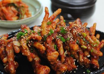 6 Resep Bumbu Ceker Mercon Pedas Manis yang Praktis dan Menggoda