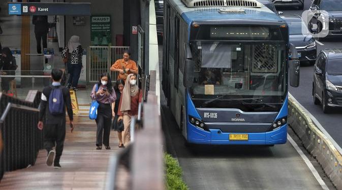 Kenaikan Tarif TransJakarta, Simak 15 Golongan Warga yang Tetap Gratis Naik Transportasi Umum