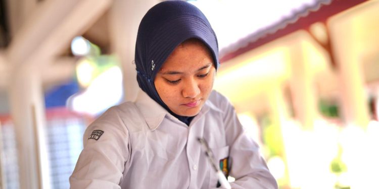 Kisah Haru Siswi Temukan Rumah Kedua di Sekolah Rakyat