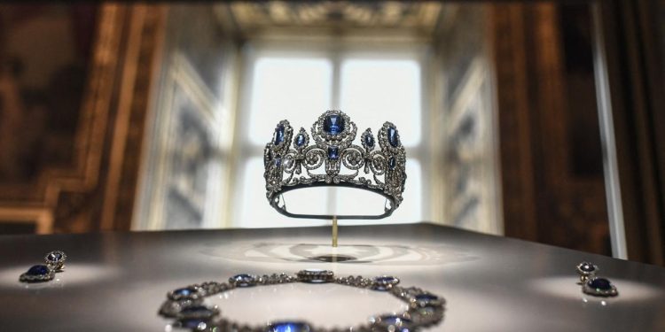 3 Berita Terbaru: Perampok Museum Louvre Tidak Sentuh Berlian Terkutuk Marie Antoinette Rp 1 Triliun