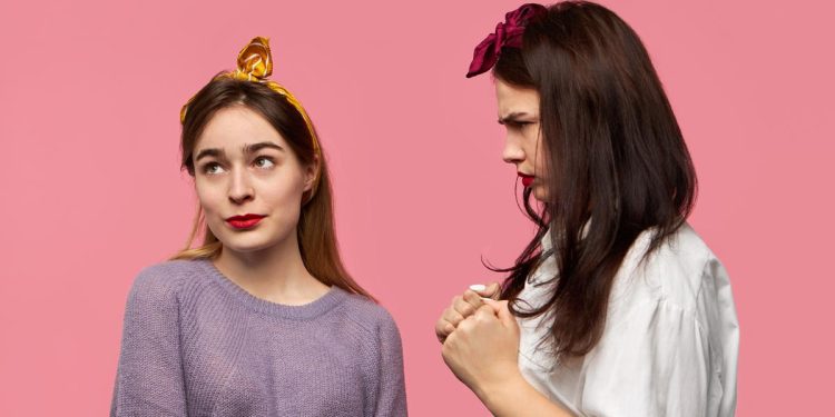 Tanda-Tanda Dia Tidak Mau Berteman dengan Kamu Jangan Berjuang Sendirian