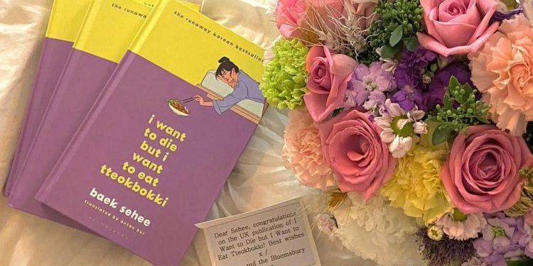 Kabar Duka Penulis Buku I Want to Die but I Want to Eat Tteokbokki Meninggal Dunia