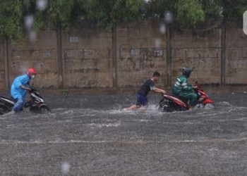 Gubernur Ungkap Penyebab Banjir di Kemang: Tanggul Retak dan Kali Krukut Meluap