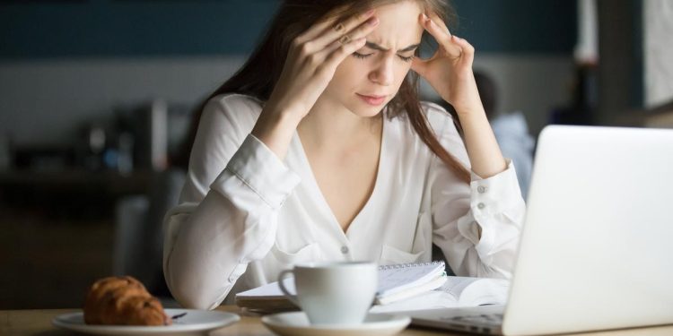 9 Kondisi Medis Berbahaya Penyebab Penglihatan Kabur dan Sakit Kepala