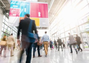 Pesawat Tertunda 5 Jam, Penumpang Menari Bersama di Bandara India