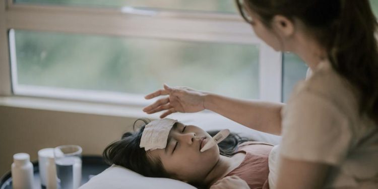 Kemenkes Catat Peningkatan Tren Kasus Flu Infeksi Saluran Pernapasan Akut