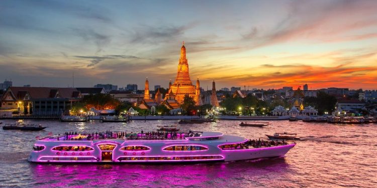 Turis Terjebak Penipuan Tur Murah, Dipaksa Pemandu Wisata Membeli Suvenir Mahal