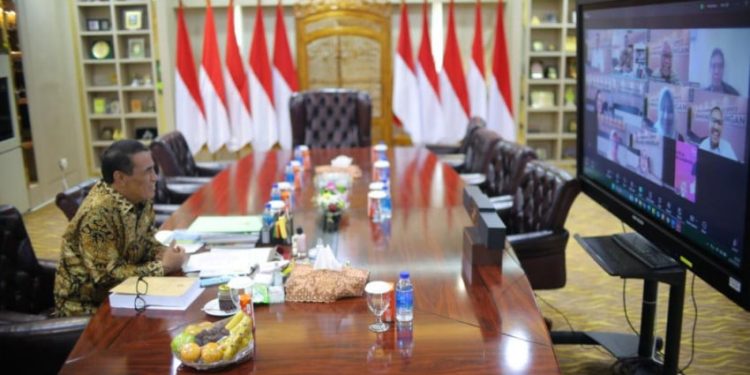 Menteri Pertanian RI Uji Hasil Penelitian S3 di Program SIL UI