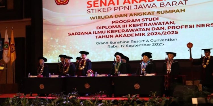 Kukuhkan 87 Calon Wisudawan, STIKep PPNI Jabar Siap Dukung Indonesia Emas 2045
