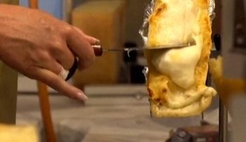 Keju-keju Dunia Berkolaborasi di Kejuaraan Raclette Swiss