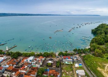 Ratusan Wisatawan Bayar Liburan Terjebak di Pangandaran