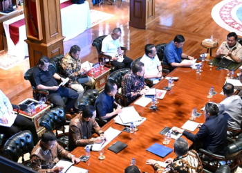 Prabowo Adakan Rapat Malam di Hambalang Bahas Kawasan Ilegal yang Sulit Dijangkau